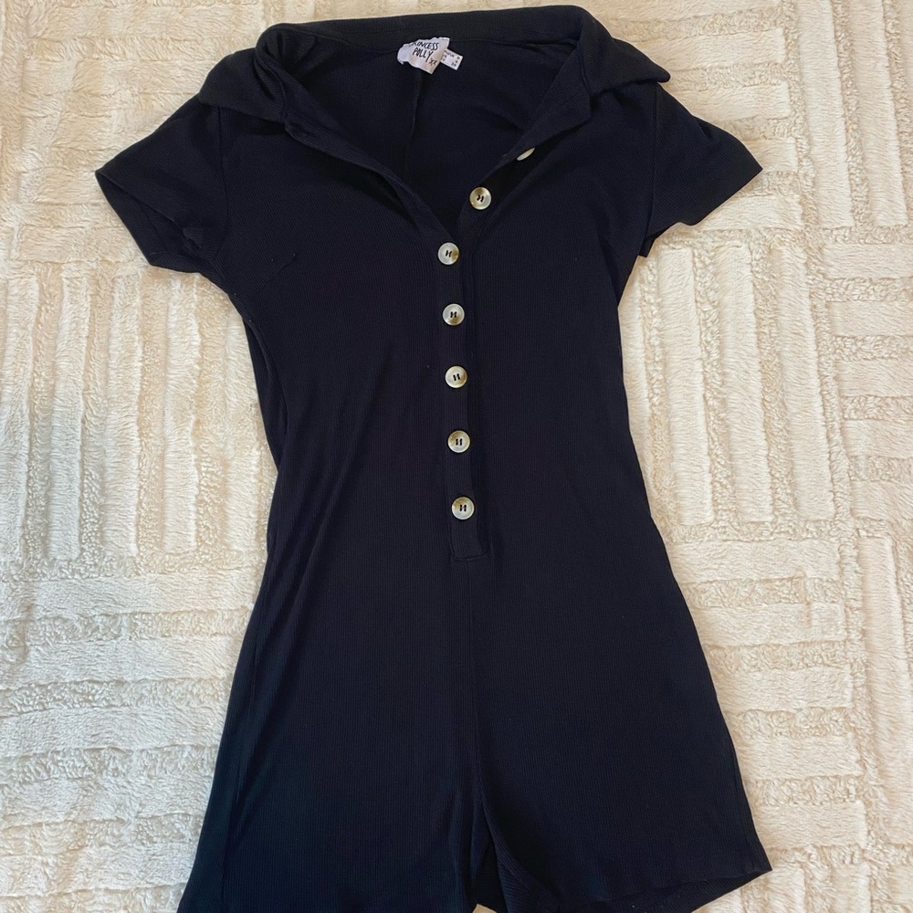Princess Polly Black Romper 
Size: US 4